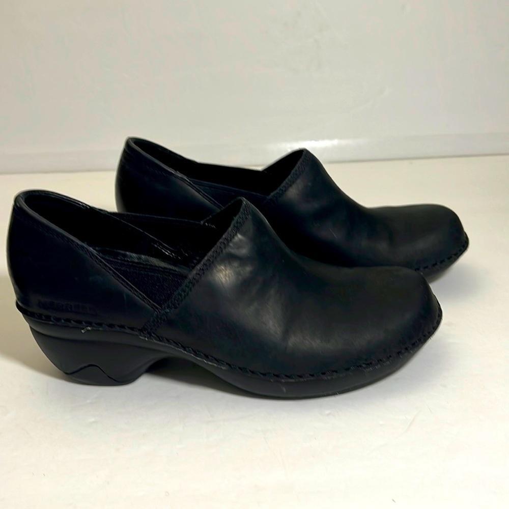 Merrell performance footwear Black Leather Slip On Shoes Clogs Size 7